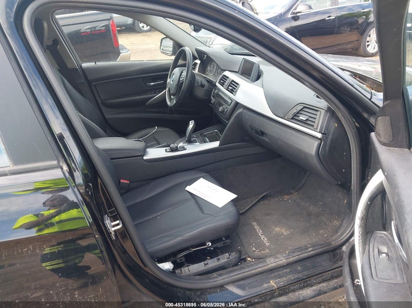 2013 BMW 3er VIN WBA3B3C54DF540760 IAAI salvage auction — NORMAL WEAR, Salvage Title, sold $250 on 2026-07-22 (photo 5)