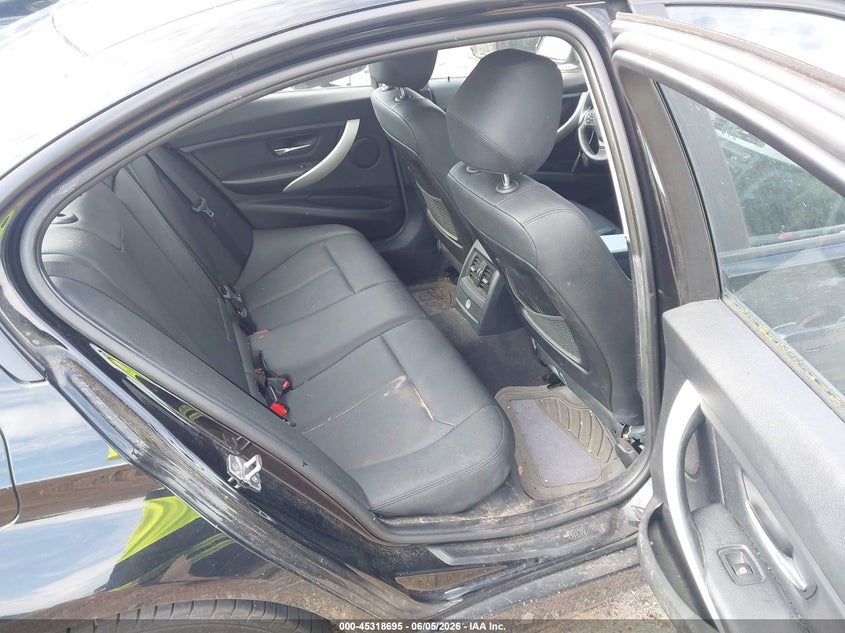 2013 BMW 3er VIN WBA3B3C54DF540760 IAAI salvage auction — NORMAL WEAR, Salvage Title, sold $250 on 2026-07-22 (photo 8)