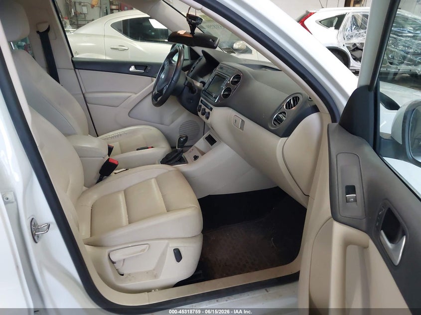 2016 Volkswagen Tiguan VIN WVGBV7AX2GW600956 IAAI salvage auction — NORMAL WEAR, Original (Maine), sold $875 on 2026-07-20 (photo 5)