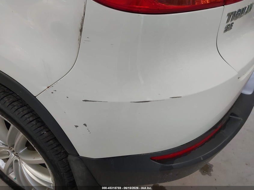 2016 Volkswagen Tiguan VIN WVGBV7AX2GW600956 IAAI salvage auction — NORMAL WEAR, Original (Maine), sold $875 on 2026-07-20 (photo 6)