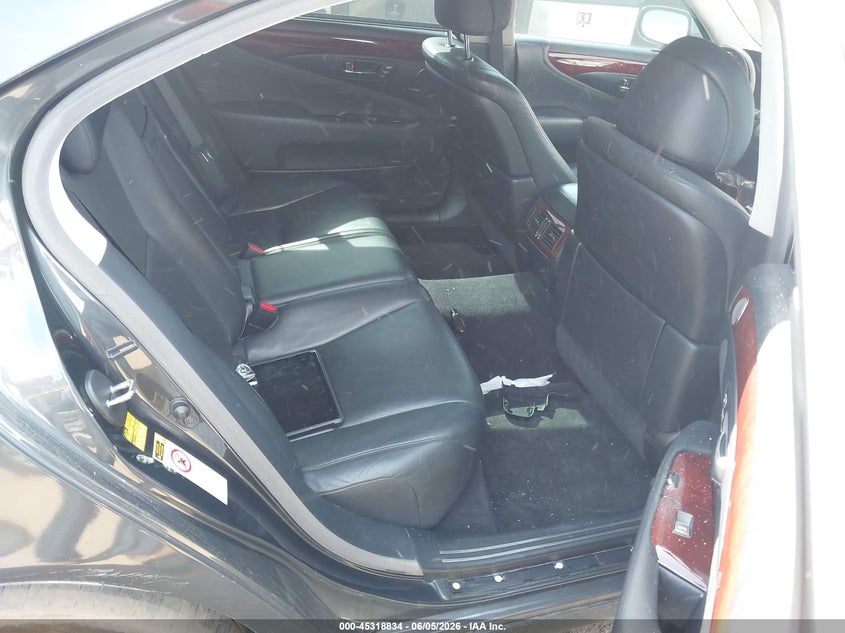 2007 Lexus Ls 460 VIN JTHGL46F675001271 IAAI salvage auction — NORMAL WEAR, Clear (Virginia), sold $775 on 2026-07-15 (photo 8)