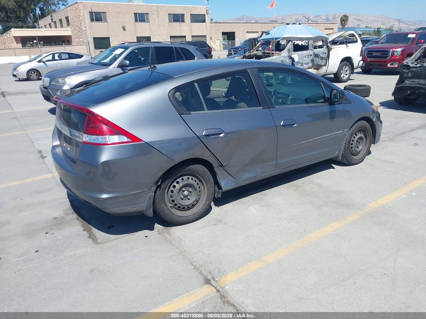2014 Honda Insight VIN JHMZE2H52ES000418 IAAI salvage auction — SIDE, Salvage (California), sold $350 on 2026-07-29 (photo 4)