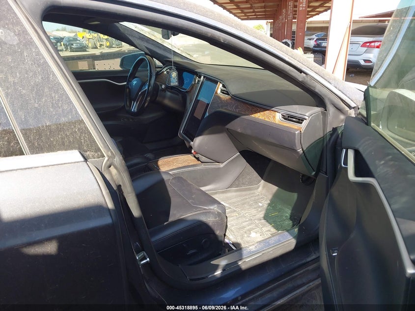 2018 Tesla Model s VIN 5YJSA1E24JF245845 IAAI salvage auction — NORMAL WEAR, Clear (Arizona), sold $2,550 on 2026-07-28 (photo 5)