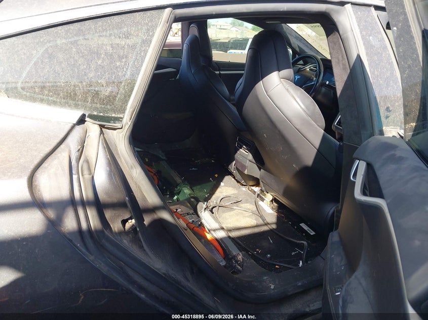 2018 Tesla Model s VIN 5YJSA1E24JF245845 IAAI salvage auction — NORMAL WEAR, Clear (Arizona), sold $2,550 on 2026-07-28 (photo 8)