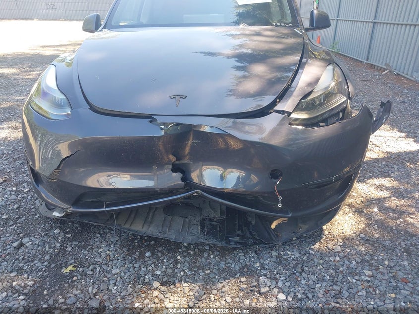 2021 Tesla Model y VIN 5YJYGDEF5MF121536 IAAI salvage auction — FRONT END, Salvage Title, sold $13,900 on 2026-07-15 (photo 6)