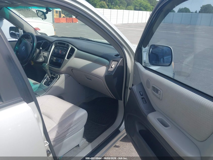 2004 Toyota Highlander VIN JTEGP21A040016536 IAAI salvage auction — NORMAL WEAR, Repossession Paperwork (Georgia), sold $300 on 2026-07-22 (photo 5)