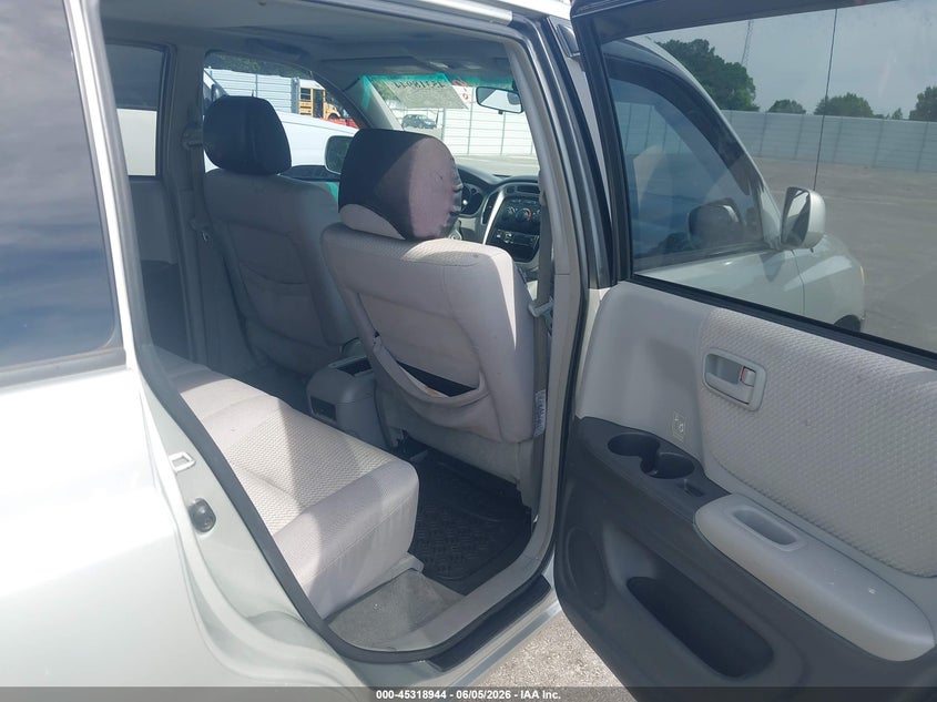 2004 Toyota Highlander VIN JTEGP21A040016536 IAAI salvage auction — NORMAL WEAR, Repossession Paperwork (Georgia), sold $300 on 2026-07-22 (photo 8)