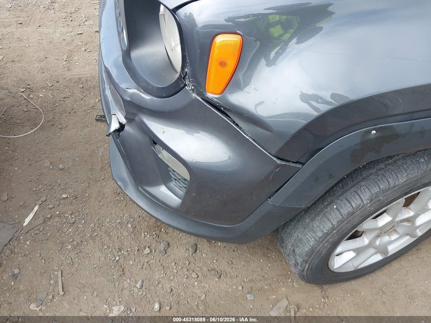2022 Jeep Renegade VIN ZACNJDB12NPN45275 IAAI salvage auction — NORMAL WEAR, Salvage Title, sold $1,650 on 2026-08-04 (photo 6)