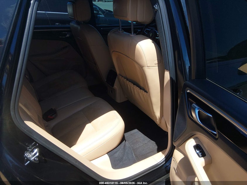 2018 Porsche Macan VIN WP1AA2A52JLB21098 IAAI salvage auction — NORMAL WEAR, Clear - Dealer Only (California), sold $11,000 on 2026-07-12 (photo 8)