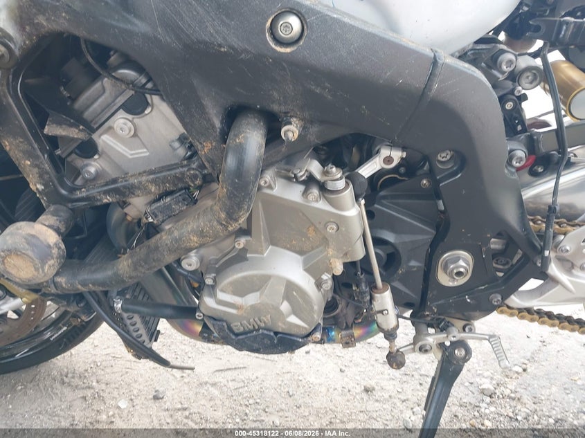 2018 BMW S 1000 VIN WB10D6004JZ711492 IAAI salvage auction — ALL OVER, Salvage Title, sold $1,850 on 2026-07-21 (photo 9)