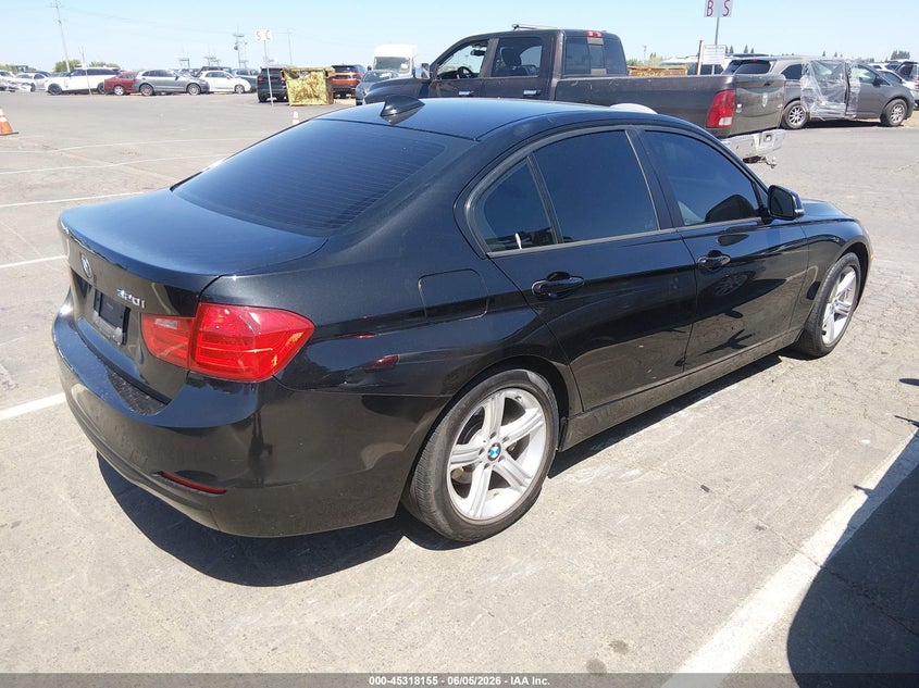 2015 BMW 3er VIN WBA3B1C55FK141399 IAAI salvage auction — NORMAL WEAR, Salvage Title, sold $1,875 on 2026-07-29 (photo 4)