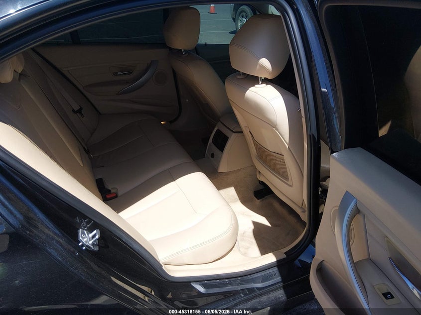2015 BMW 3er VIN WBA3B1C55FK141399 IAAI salvage auction — NORMAL WEAR, Salvage Title, sold $1,875 on 2026-07-29 (photo 8)