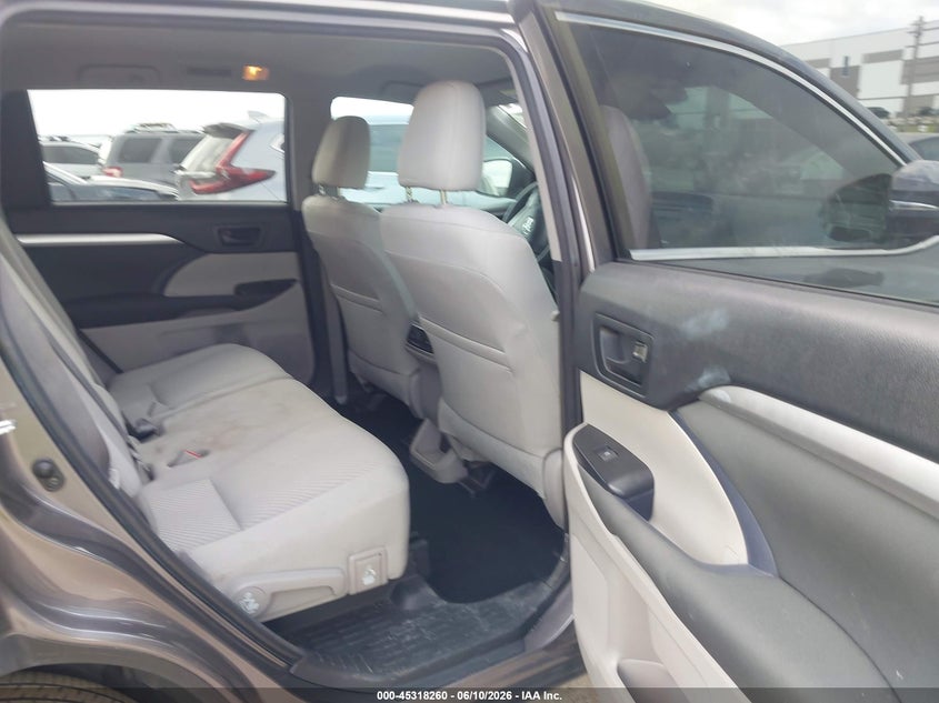 2018 Toyota Highlander VIN 5TDZARFH0JS039238 IAAI salvage auction — HAIL, Original (Texas), sold $14,100 on 2026-07-14 (photo 8)