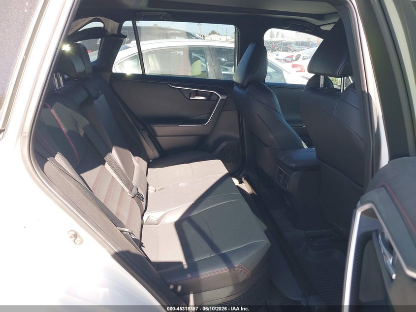 2022 Toyota Rav 4 VIN JTMFB3FV0ND101757 IAAI salvage auction — REAR END, Salvage Title, sold $5,300 on 2026-07-29 (photo 8)