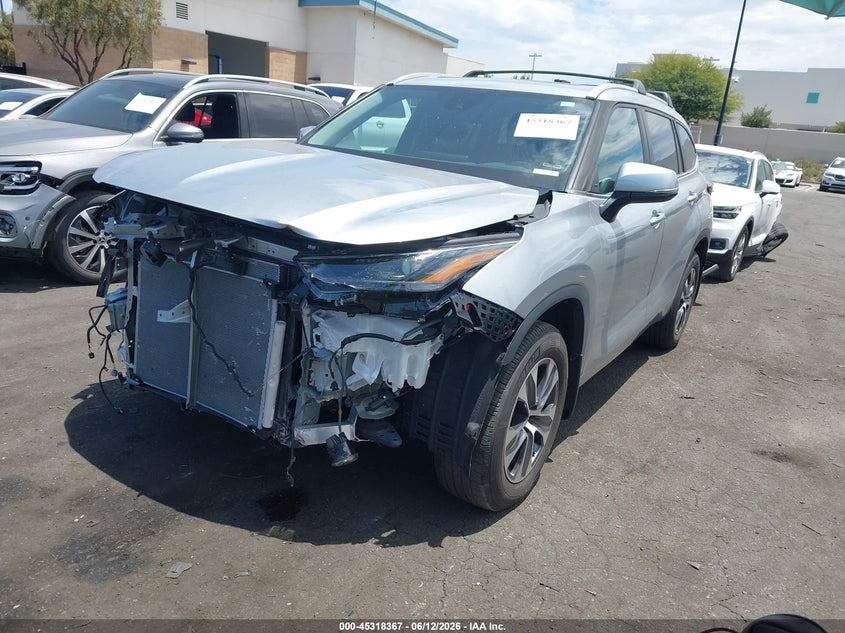 2024 Toyota Highlander VIN 5TDKDRAH3RS538823 IAAI salvage auction — FRONT END, Salvage Title, sold $13,700 on 2026-07-17 (photo 2)