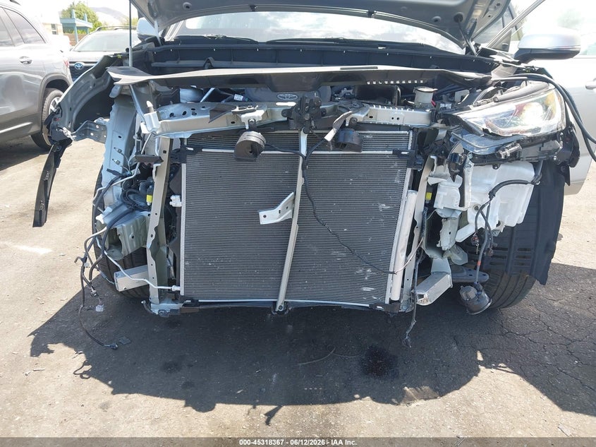 2024 Toyota Highlander VIN 5TDKDRAH3RS538823 IAAI salvage auction — FRONT END, Salvage Title, sold $13,700 on 2026-07-17 (photo 6)