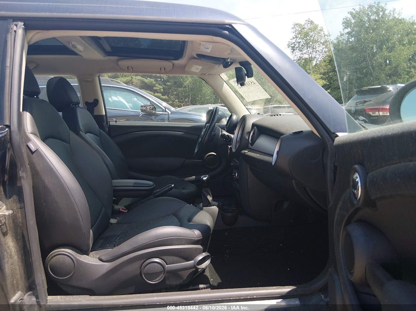 2013 Mini Cooper clubman VIN WMWZF3C51DT571125 IAAI salvage auction — NORMAL WEAR, Original (Maine), sold $700 on 2026-07-22 (photo 5)
