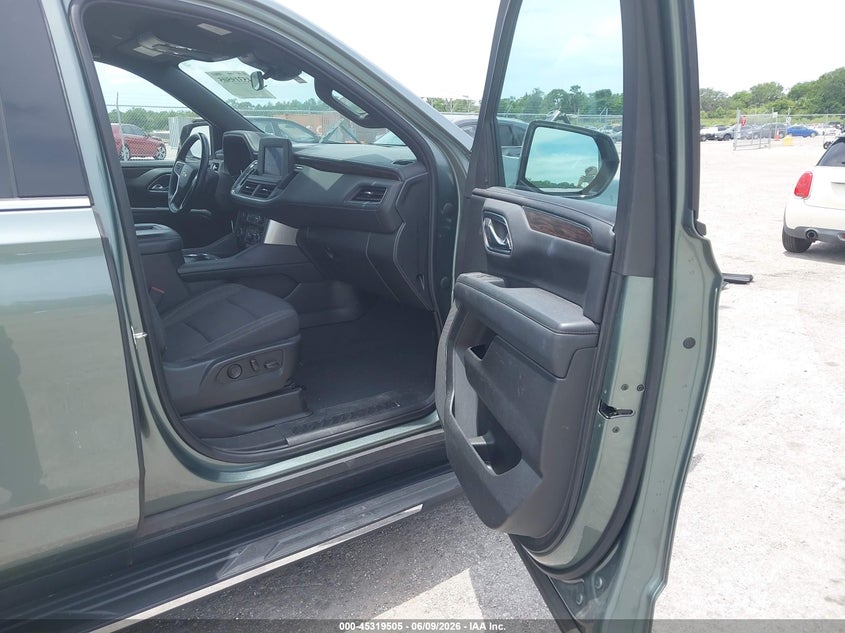 2023 Chevrolet Suburban VIN 1GNSCBKD4PR225790 IAAI salvage auction — FRONT END, Salvage Title, sold $12,600 on 2026-07-30 (photo 5)