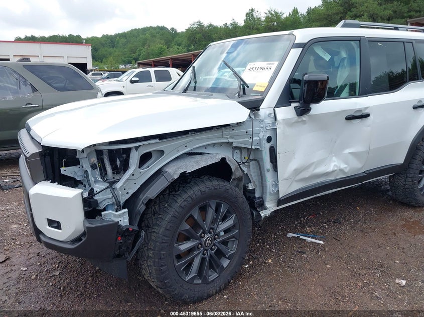 2025 Toyota Land cruiser VIN JTEABFAJXS5018449 IAAI salvage auction — LEFT SIDE, Salvage Title, sold $8,300 on 2026-07-27 (photo 6)