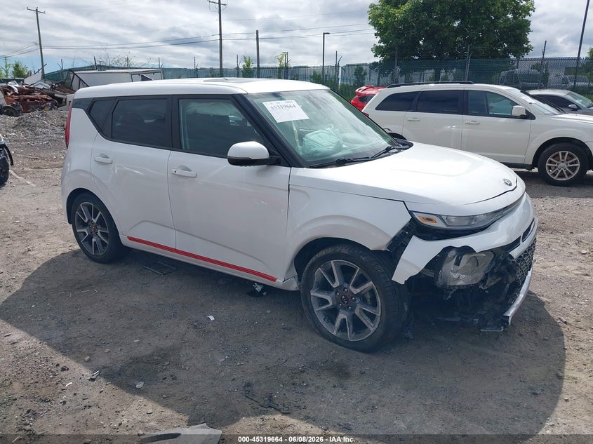 2020 Kia Soul VIN KNDJ63AU5L7006832 IAAI salvage auction — SIDE, Salvage Title, sold $2,750 on 2026-07-17 (photo 1)