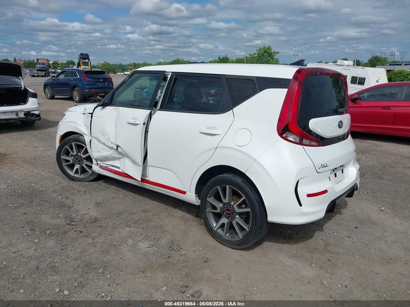 2020 Kia Soul VIN KNDJ63AU5L7006832 IAAI salvage auction — SIDE, Salvage Title, sold $2,750 on 2026-07-17 (photo 3)