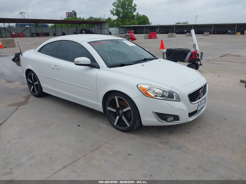 2012 Volvo C70 VIN YV1672MC8CJ129862 IAAI salvage auction — LEFT SIDE, Salvage Title, sold $1,325 on 2026-07-29 (photo 1)