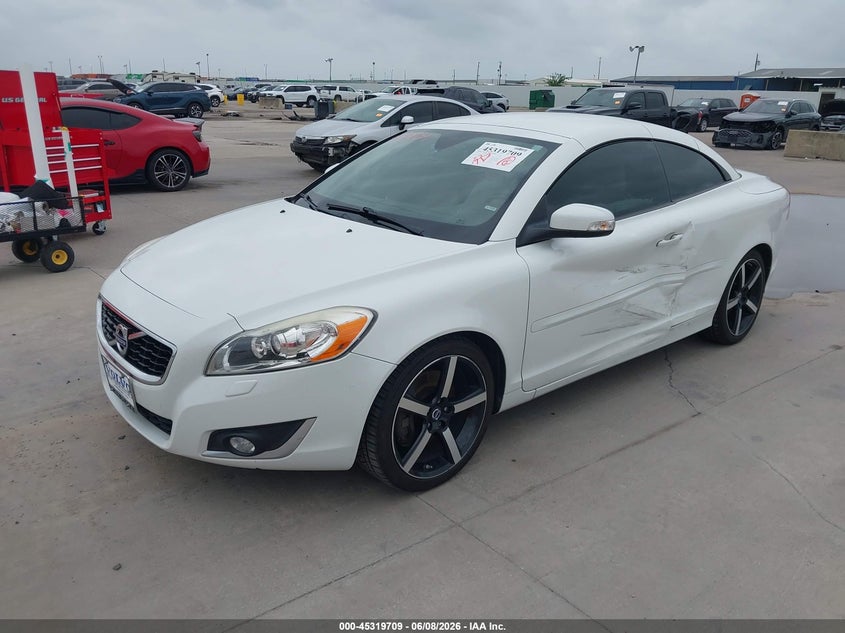 2012 Volvo C70 VIN YV1672MC8CJ129862 IAAI salvage auction — LEFT SIDE, Salvage Title, sold $1,325 on 2026-07-29 (photo 2)