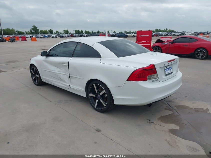 2012 Volvo C70 VIN YV1672MC8CJ129862 IAAI salvage auction — LEFT SIDE, Salvage Title, sold $1,325 on 2026-07-29 (photo 3)