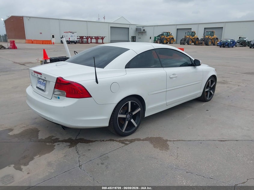 2012 Volvo C70 VIN YV1672MC8CJ129862 IAAI salvage auction — LEFT SIDE, Salvage Title, sold $1,325 on 2026-07-29 (photo 4)