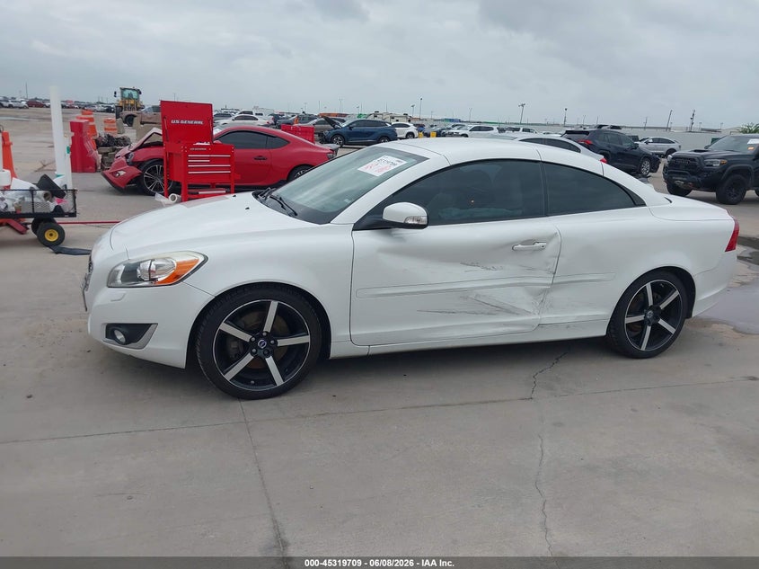 2012 Volvo C70 VIN YV1672MC8CJ129862 IAAI salvage auction — LEFT SIDE, Salvage Title, sold $1,325 on 2026-07-29 (photo 6)