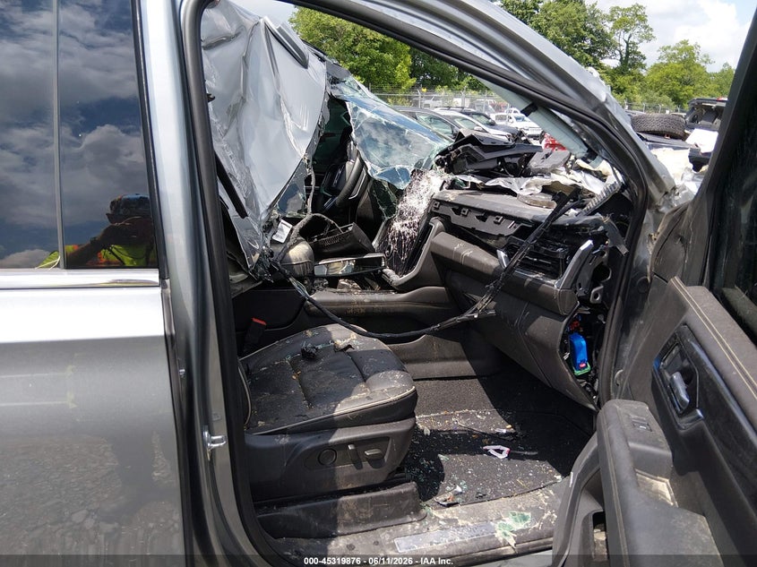 2025 Gmc Yukon VIN 1GKS2GRD7SR311056 IAAI salvage auction — RIGHT SIDE, Salvage (West Virginia), sold $11,575 on 2026-08-20 (photo 5)