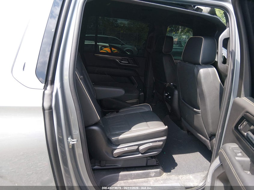 2025 Gmc Yukon VIN 1GKS2GRD7SR311056 IAAI salvage auction — RIGHT SIDE, Salvage (West Virginia), sold $11,575 on 2026-08-20 (photo 8)