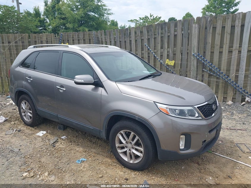 2015 Kia Sorento VIN 5XYKT4A69FG651768 IAAI salvage auction — NORMAL WEAR, Clear (Virginia), sold $1,025 on 2026-07-06 (photo 1)