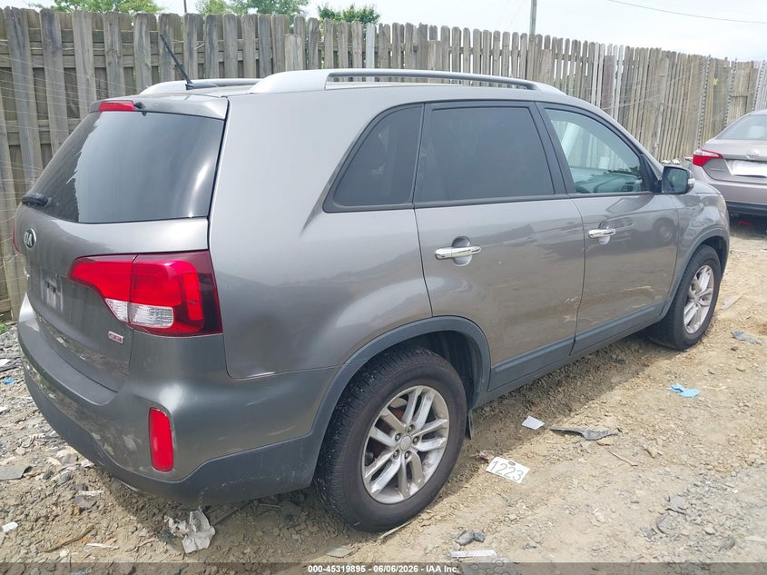 2015 Kia Sorento VIN 5XYKT4A69FG651768 IAAI salvage auction — NORMAL WEAR, Clear (Virginia), sold $1,025 on 2026-07-06 (photo 4)