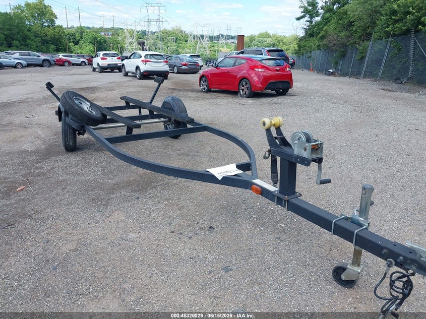 2019 White river marine group Boat VIN 7J517GH17KB001565 IAAI salvage auction — REAR END, Salvage (Pennsylvania), sold $25 on 2026-07-10 (photo 3)
