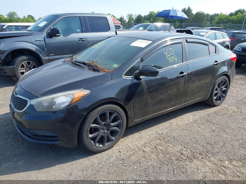 2016 Kia Forte VIN KNAFK4A68G5616361 IAAI salvage auction — NORMAL WEAR, Clear (Virginia), sold $575 on 2026-07-14 (photo 2)