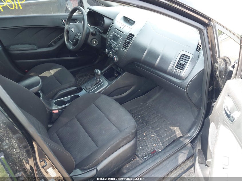 2016 Kia Forte VIN KNAFK4A68G5616361 IAAI salvage auction — NORMAL WEAR, Clear (Virginia), sold $575 on 2026-07-14 (photo 5)