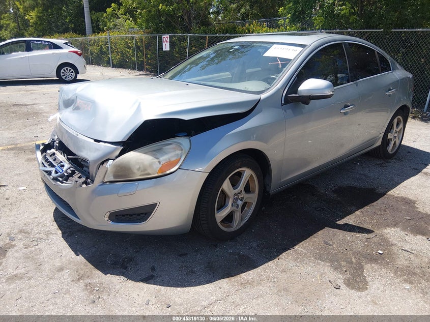 2013 Volvo S60 VIN YV1612FS6D1220815 IAAI salvage auction — FRONT END, Wait Title, sold $900 on 2026-08-10 (photo 2)