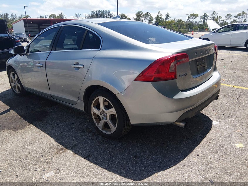 2013 Volvo S60 VIN YV1612FS6D1220815 IAAI salvage auction — FRONT END, Wait Title, sold $900 on 2026-08-10 (photo 3)