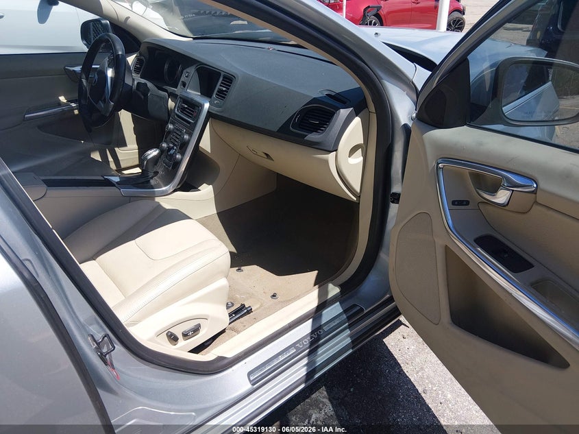 2013 Volvo S60 VIN YV1612FS6D1220815 IAAI salvage auction — FRONT END, Wait Title, sold $900 on 2026-08-10 (photo 5)