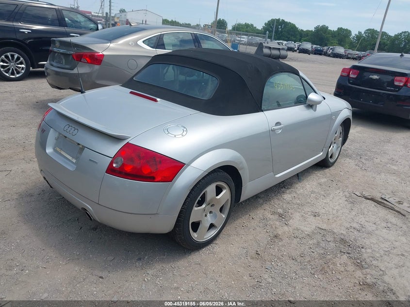 2001 Audi Tt VIN TRUUT28NX11012355 IAAI salvage auction — NORMAL WEAR, Clear (Indiana), sold $400 on 2026-07-15 (photo 4)
