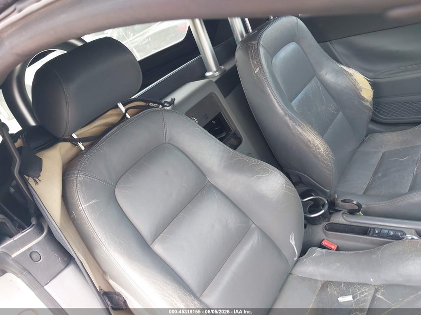 2001 Audi Tt VIN TRUUT28NX11012355 IAAI salvage auction — NORMAL WEAR, Clear (Indiana), sold $400 on 2026-07-15 (photo 8)