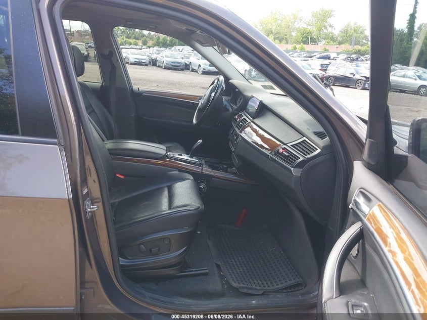 2012 BMW X5 VIN 5UXZV4C5XCL748702 IAAI salvage auction — LEFT SIDE, Salvage Title, sold $725 on 2026-07-10 (photo 5)