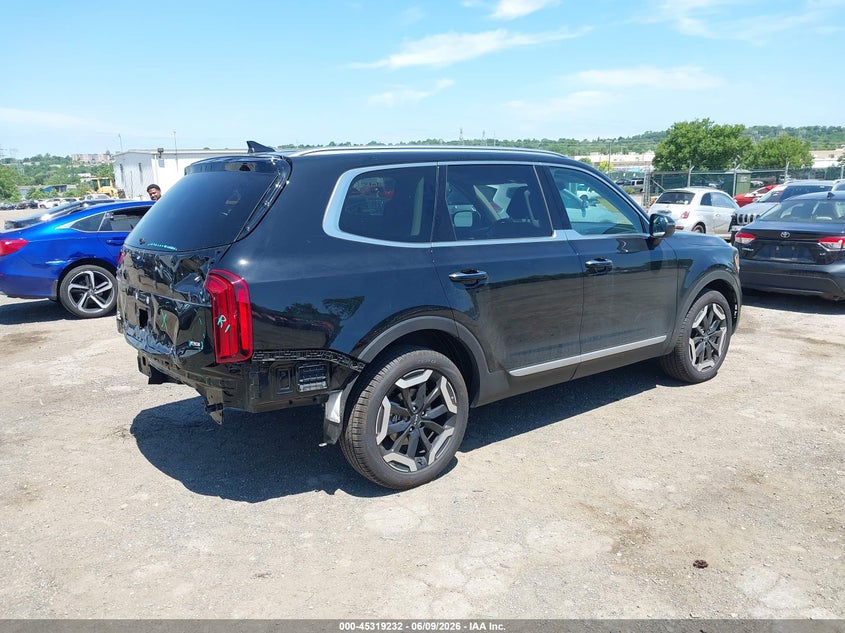 2025 Kia Telluride VIN 5XYP6DGC4SG733329 IAAI salvage auction — REAR END, Salvage Title, sold $12,600 on 2026-07-24 (photo 4)
