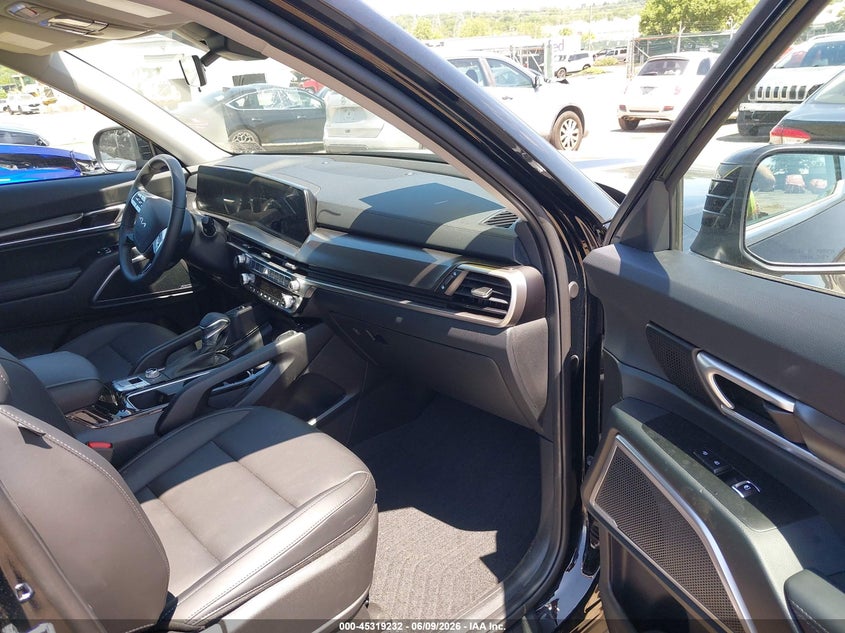 2025 Kia Telluride VIN 5XYP6DGC4SG733329 IAAI salvage auction — REAR END, Salvage Title, sold $12,600 on 2026-07-24 (photo 5)