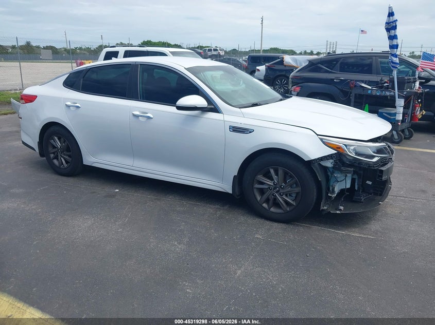 2020 Kia Optima VIN 5XXGT4L33LG420728 IAAI salvage auction — LEFT SIDE, Salvage Title, sold $3,300 on 2026-07-09 (photo 1)