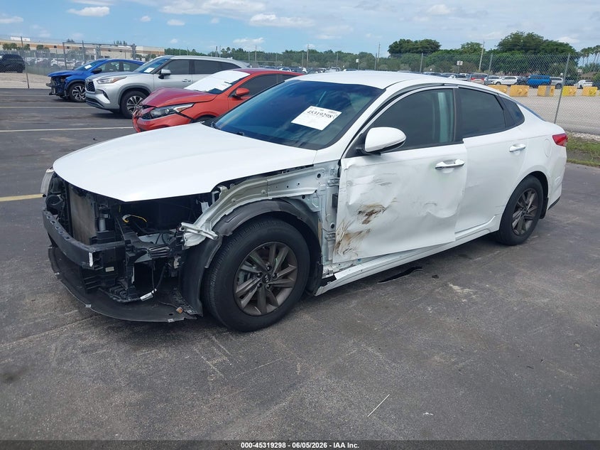 2020 Kia Optima VIN 5XXGT4L33LG420728 IAAI salvage auction — LEFT SIDE, Salvage Title, sold $3,300 on 2026-07-09 (photo 2)