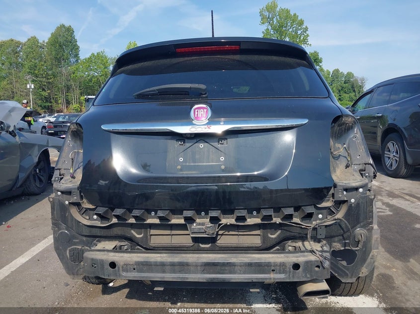 2017 Fiat 500x VIN ZFBCFXDBXHP589273 IAAI salvage auction — REAR END, Wait Title, sold $1,100 on 2026-09-05 (photo 6)