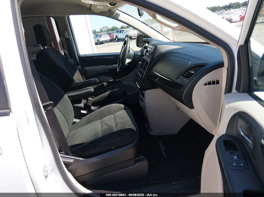 2016 Dodge Grand caravan VIN 2C4RDGBG9GR101553 IAAI salvage auction — NORMAL WEAR, Sf97 (North Carolina), sold $8,400 on 2026-08-13 (photo 5)