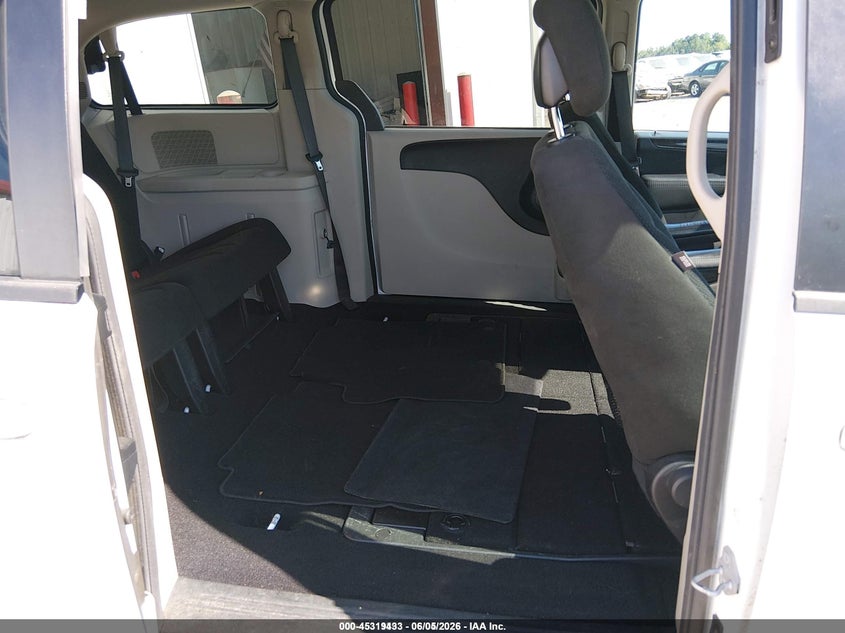 2016 Dodge Grand caravan VIN 2C4RDGBG9GR101553 IAAI salvage auction — NORMAL WEAR, Sf97 (North Carolina), sold $8,400 on 2026-08-13 (photo 8)
